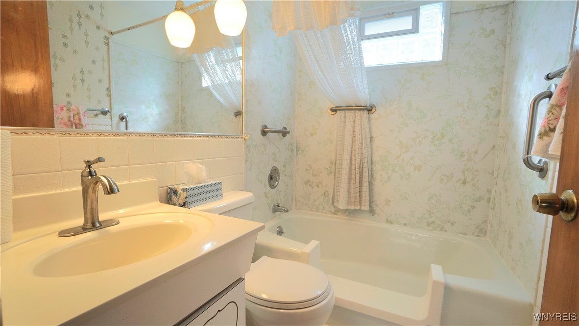 157 Dundee Street, Buffalo, New York image 30