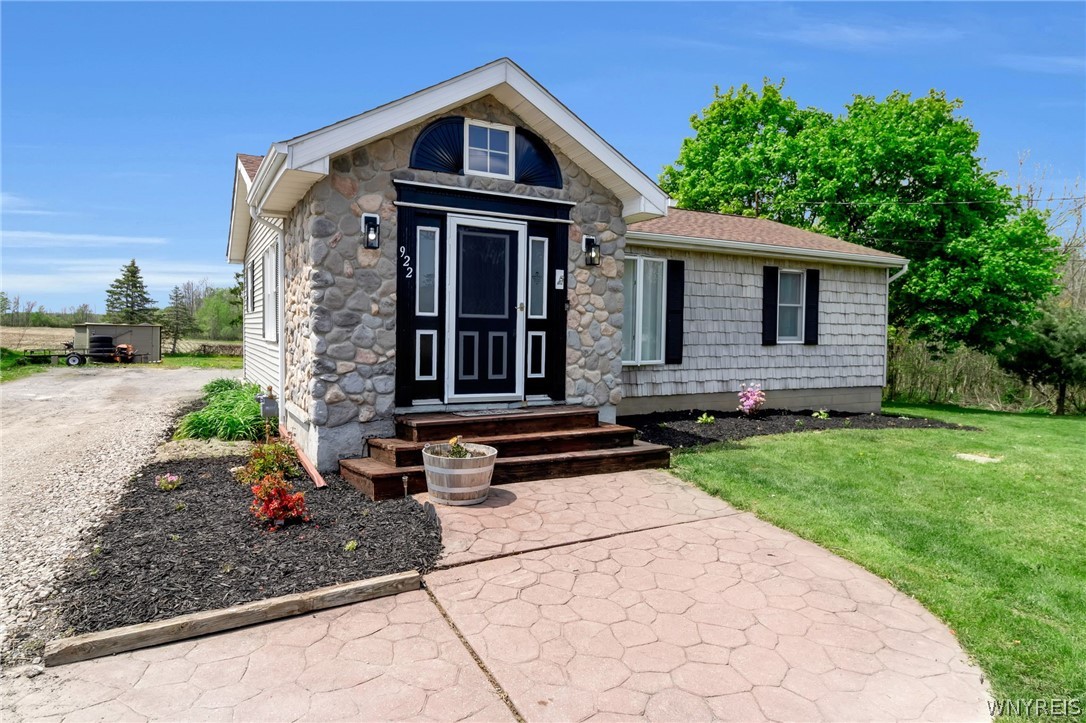 922 Two Rod Road
