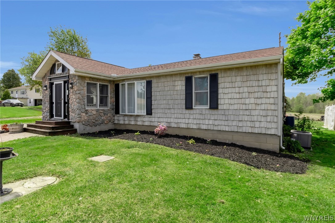 922 Two Rod Road