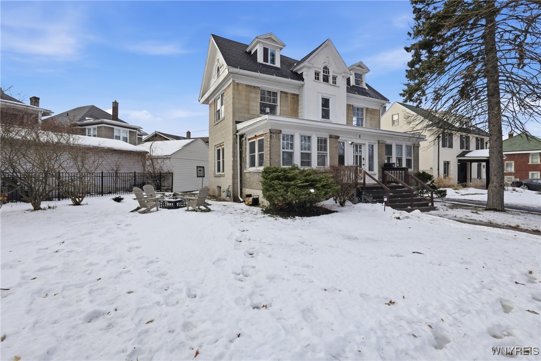 2 Niagara Falls Boulevard