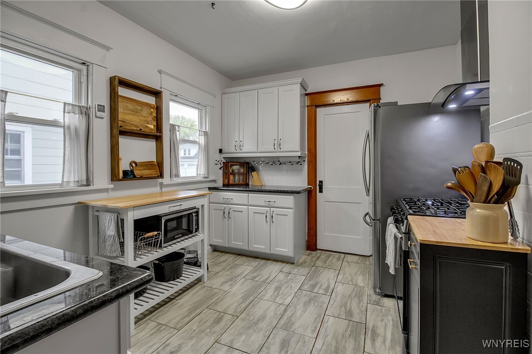 Lancaster, New York 14043, United States, 4 Bedrooms Bedrooms, ,1 BathroomBathrooms,Residential,Active,225156