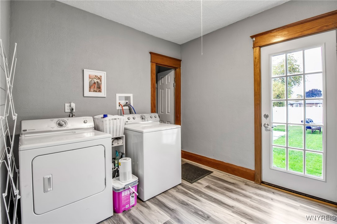 Lancaster, New York 14043, United States, 4 Bedrooms Bedrooms, ,1 BathroomBathrooms,Residential,Active,225156