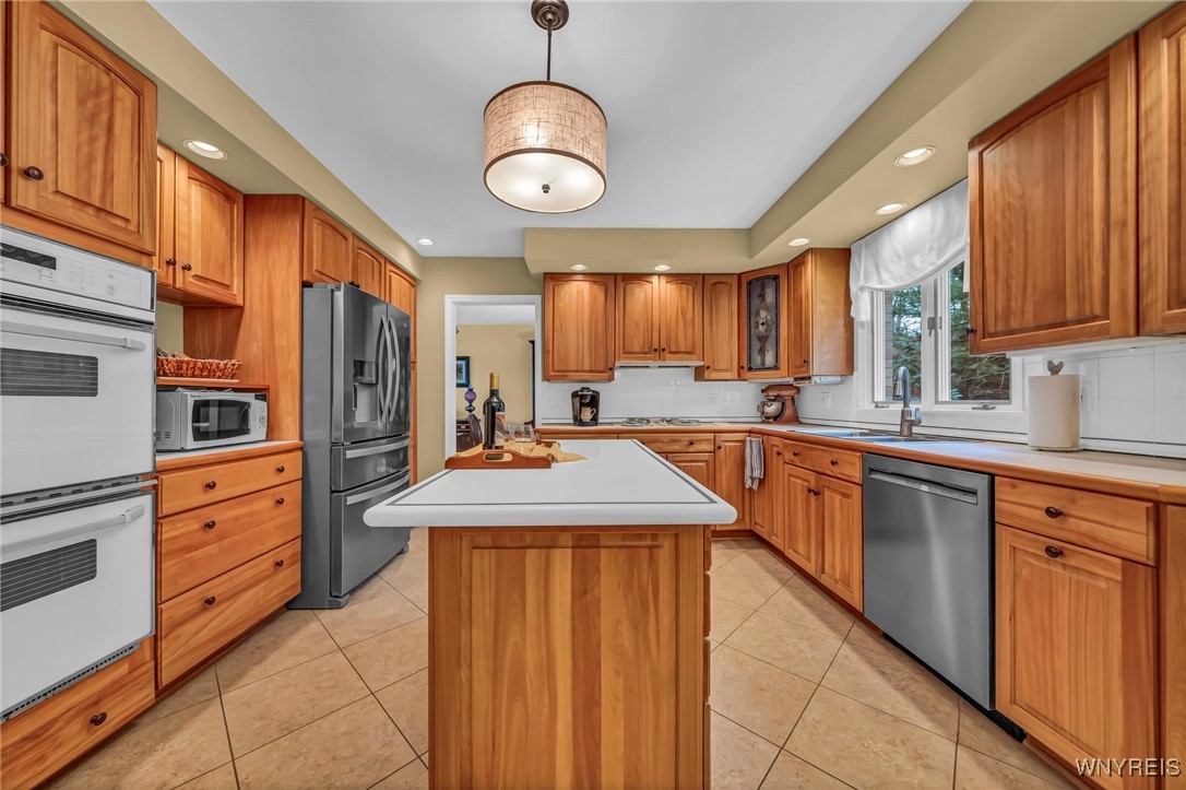 4463 Crestridge Drive, Hamburg, New York image 7