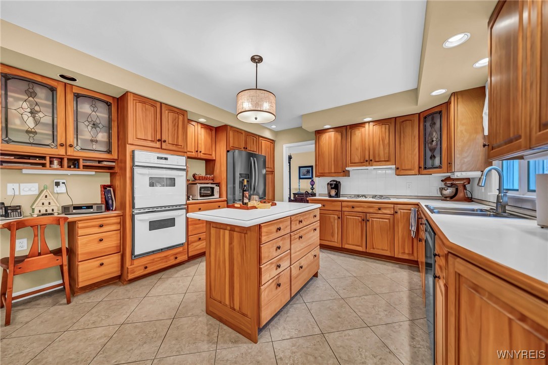 4463 Crestridge Drive, Hamburg, New York image 9