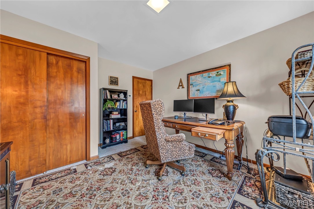 4463 Crestridge Drive, Hamburg, New York image 25