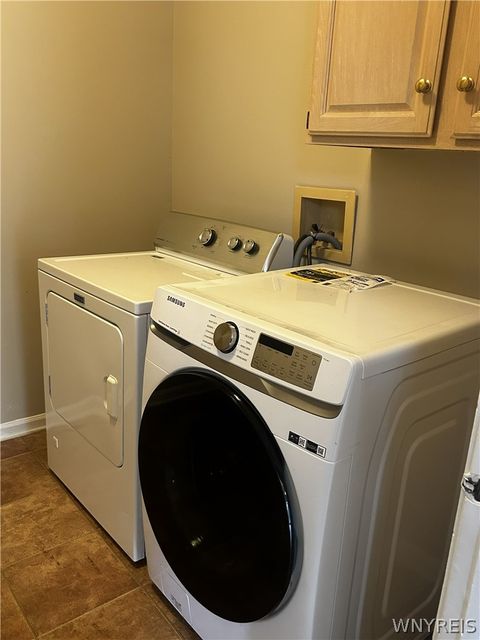 Tiny photo for 125 Hobnail Drive, Amherst, NY 14228 (MLS # B1690192)