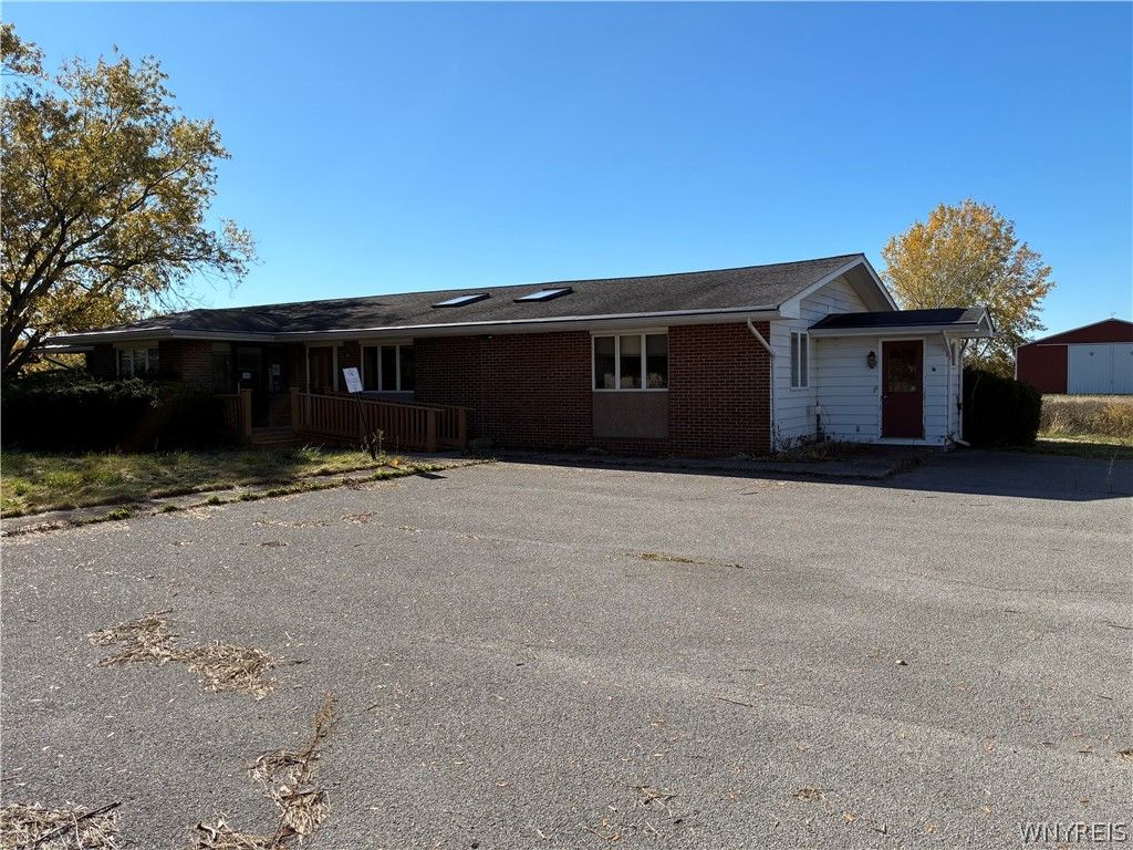 Photo of 3916 Long Bridge Rd, Albion, NY 14411 (MLS # B1661681)