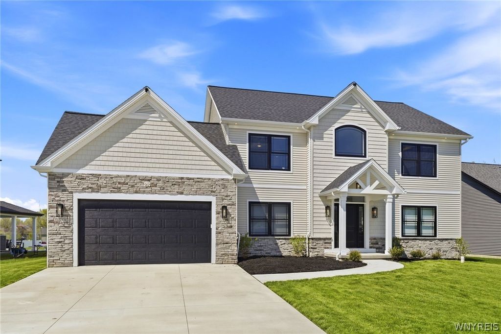 Photo of 60 Streamsong Court, Amherst, NY 14051 (MLS # B1680469)