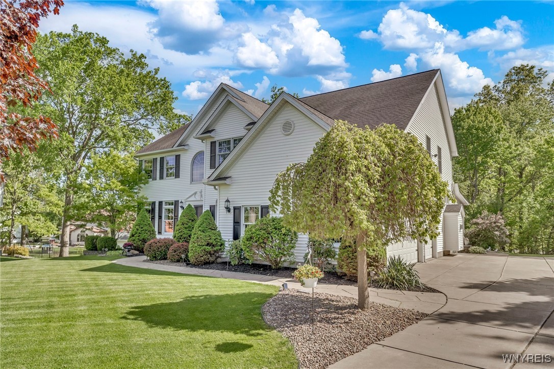 34 Hazelwood Court, Grand Island, New York image 2