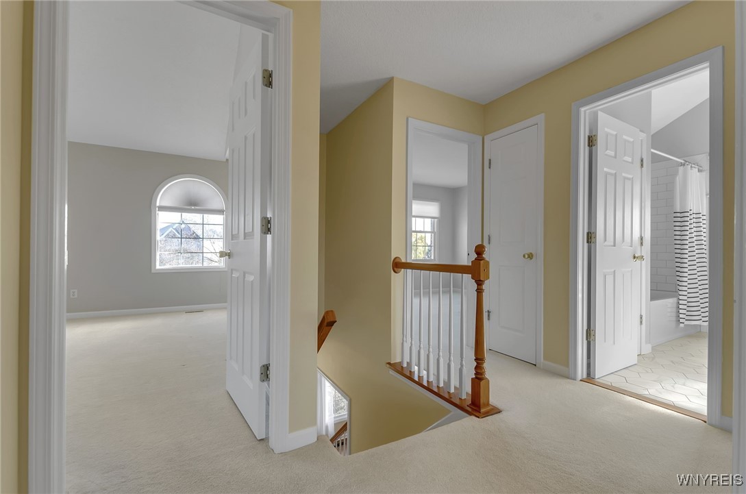 8618 Meadow Creek Court, Clarence, New York image 30