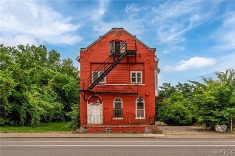 Homes For Sale - 559 Genesee Street<br/> Buffalo, NY 14204