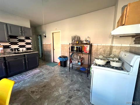 Tiny photo for 39 Frankfort Avenue, Buffalo, NY 14211 (MLS # B1701180)