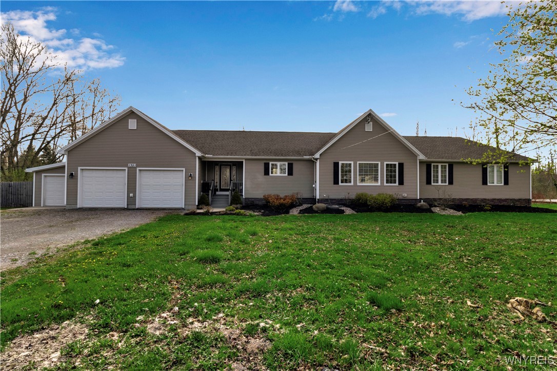 1351 Girdle Road, Elma, New York image 2
