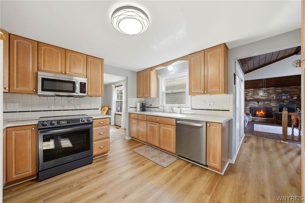 Photo of 16 Rolling Hills Drive, Orchard Park, NY 14127 (MLS # B1669644)