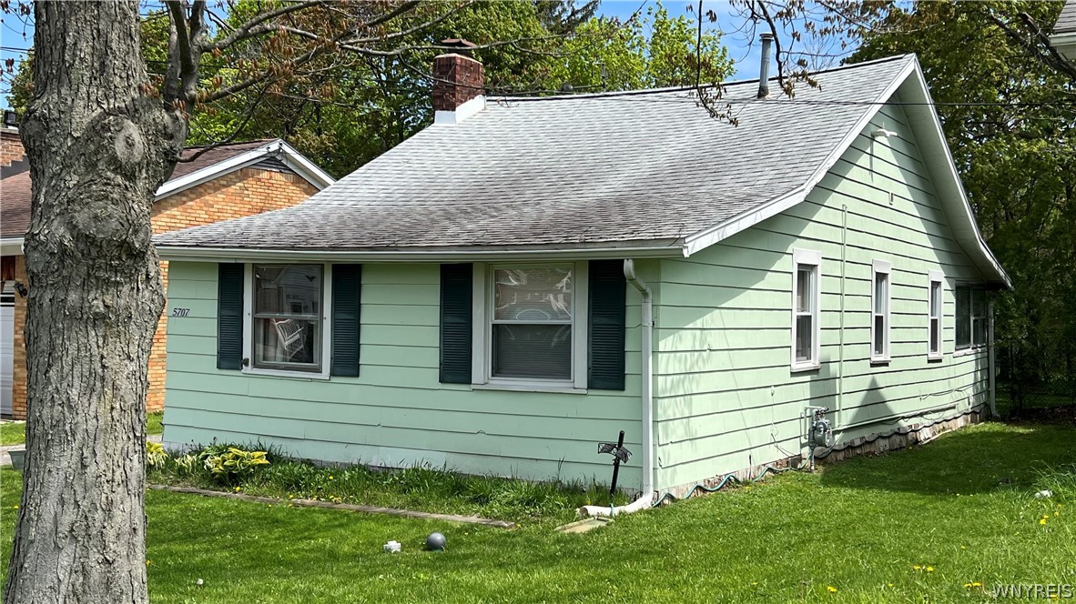 5707 East Lane
