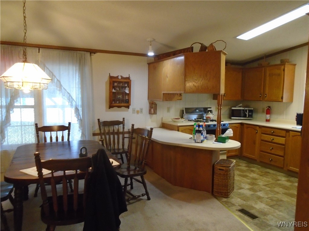 9 Juniper Lane, Cheektowaga, New York image 6