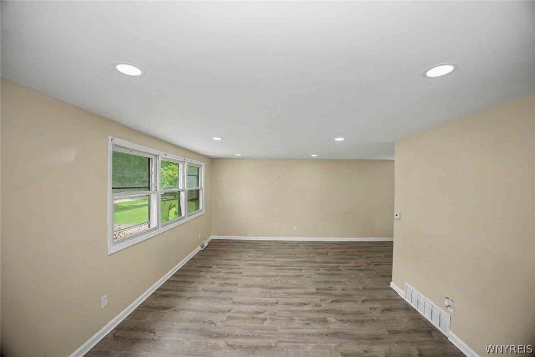 318 Sundridge Drive