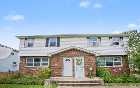 Photo of 318 Sundridge Drive, Amherst, NY 14228 (MLS # B1711305)