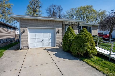 Homes For Sale - 170 Castlewood Drive<br/> Cheektowaga, NY 14227