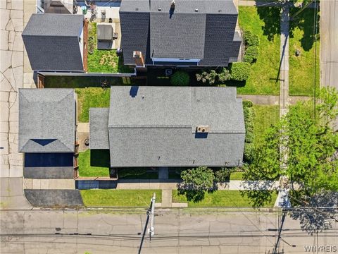 Tiny photo for 2702 Forest Avenue, Niagara Falls, NY 14301 (MLS # B1684769)