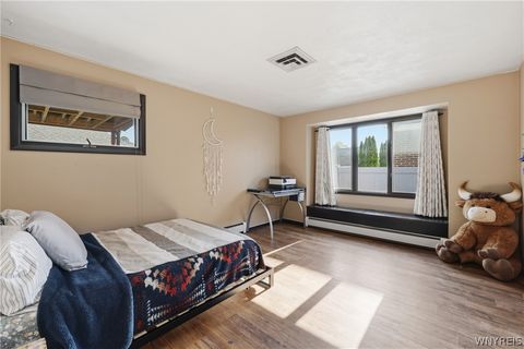 Tiny photo for 2702 Forest Avenue, Niagara Falls, NY 14301 (MLS # B1684769)