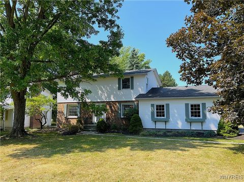 Photo of 4630 Boncrest Drive E, Clarence, NY 14221 (MLS # B1631154)