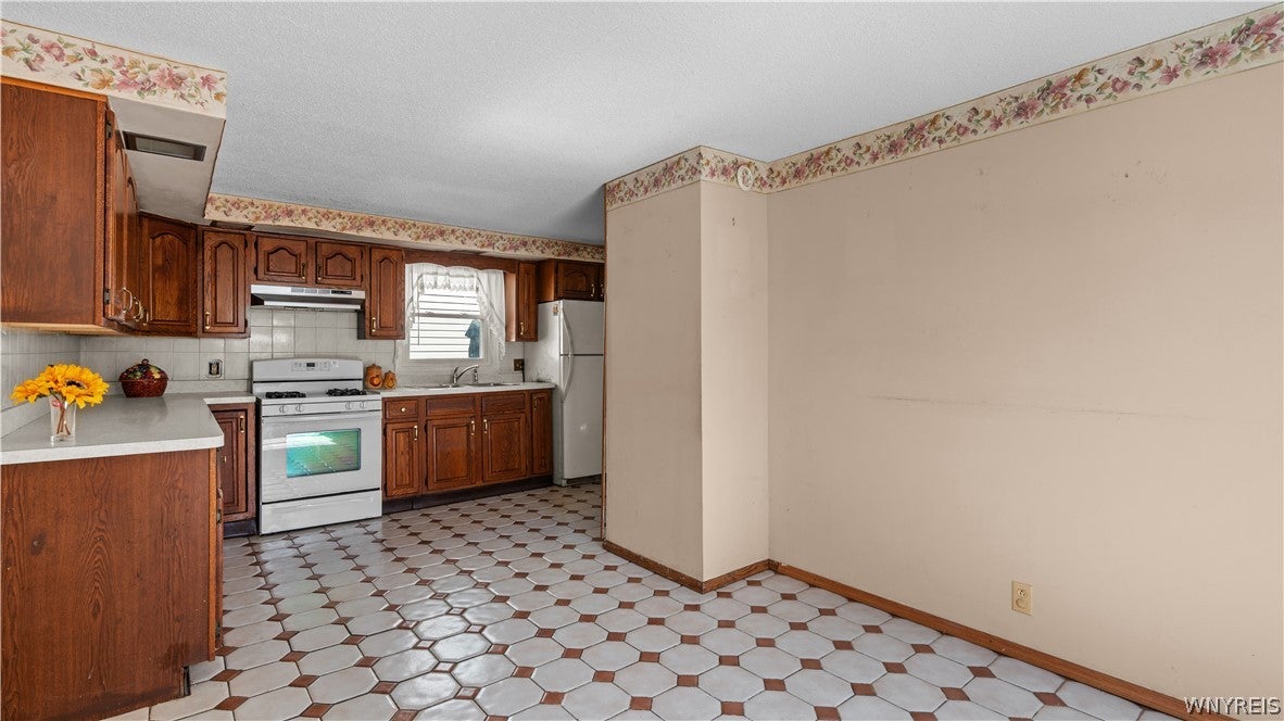 272 Edgewood Avenue