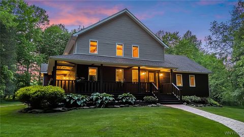 40 Fernott Drive Lancaster NY 14086