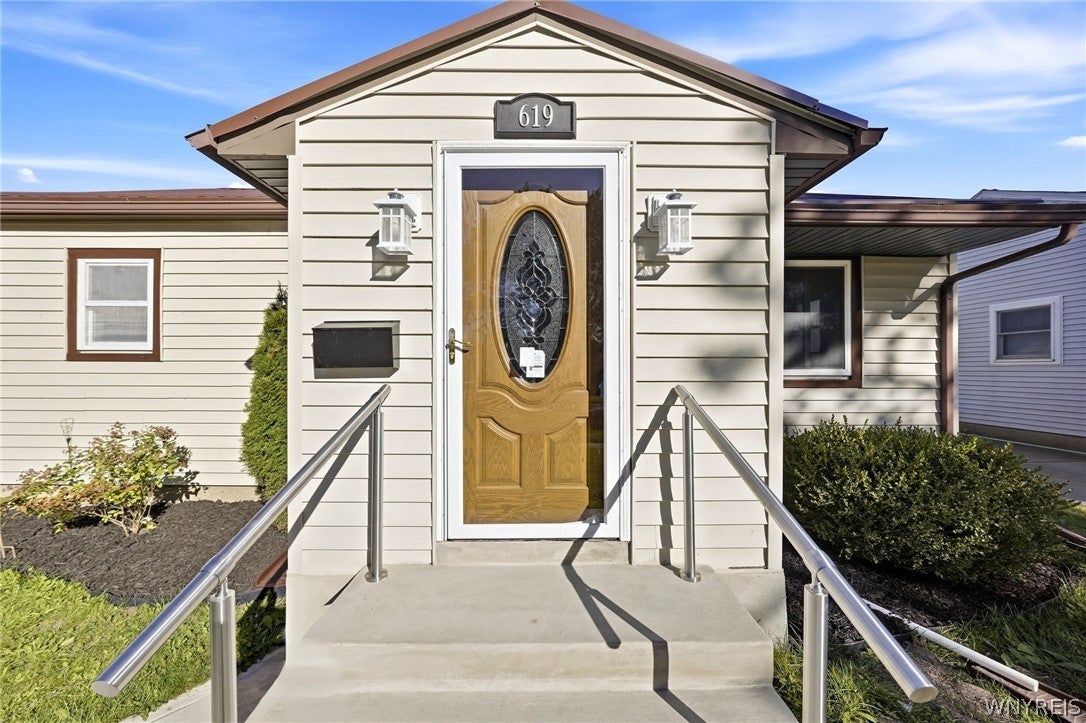 619 Loretta Street