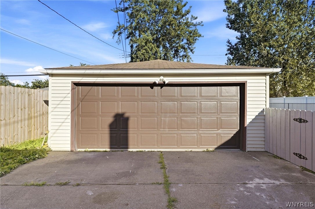 619 Loretta Street