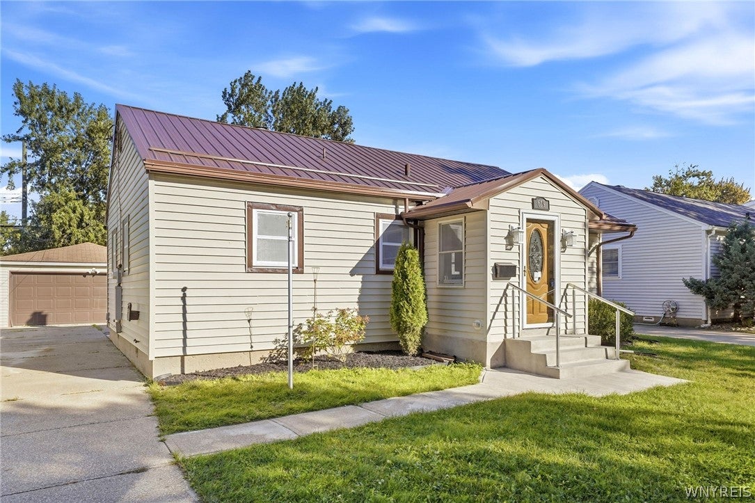 619 Loretta Street