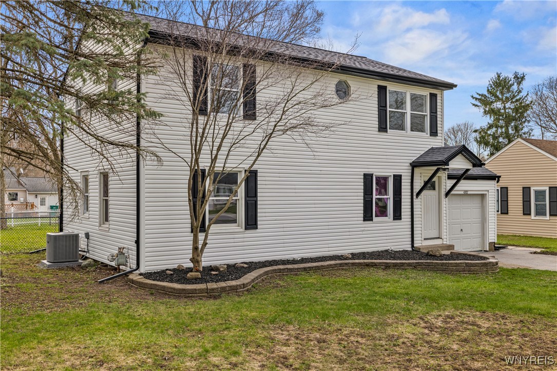 4387 Barton Road, Clarence, New York image 2