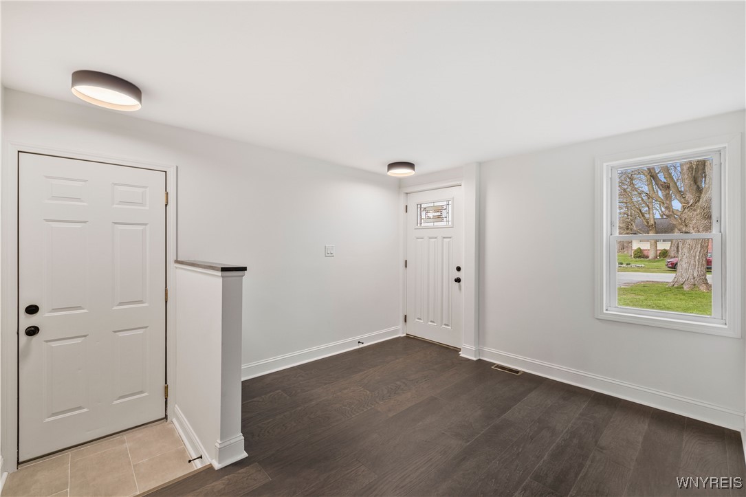 4387 Barton Road, Clarence, New York image 9