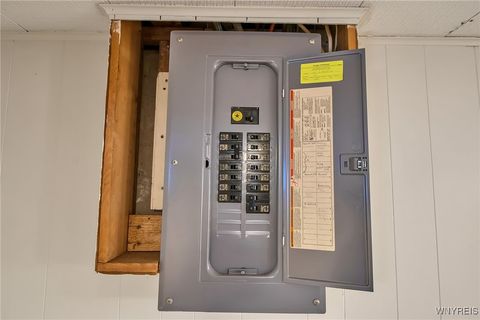 Tiny photo for 281 W Hazeltine Avenue, Tonawanda, NY 14217 (MLS # B1655001)