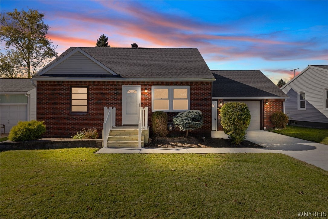 16 Singer Drive