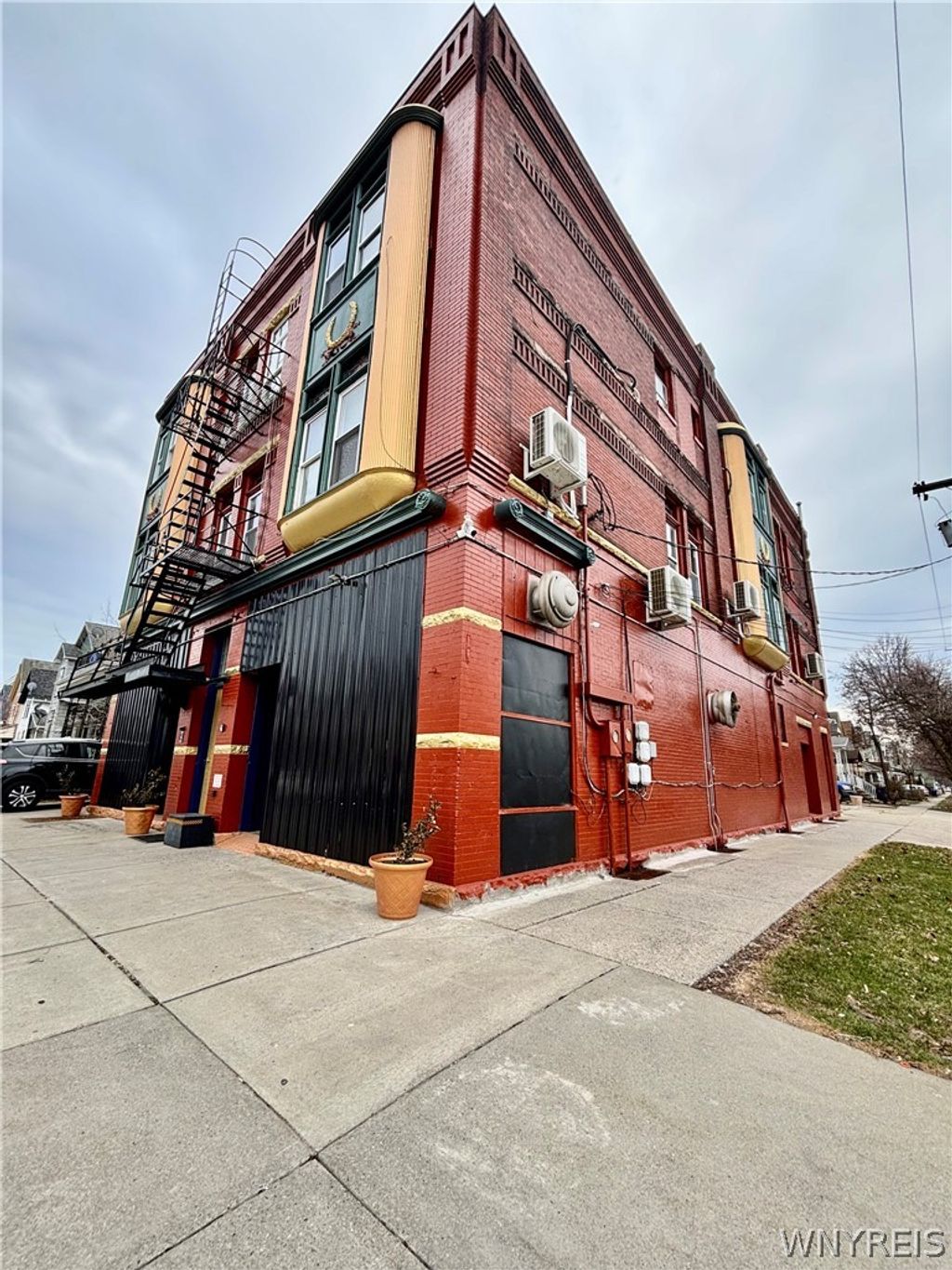 Photo of 236 Massachusetts Avenue #5, Buffalo, NY 14213 (MLS # B1670166)