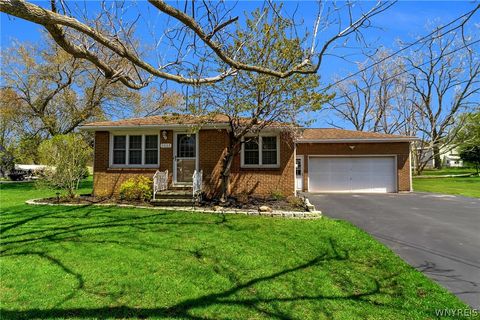 Photo of 5065 Salt Rd Rd, Clarence, NY 14031 (MLS # B1677544)