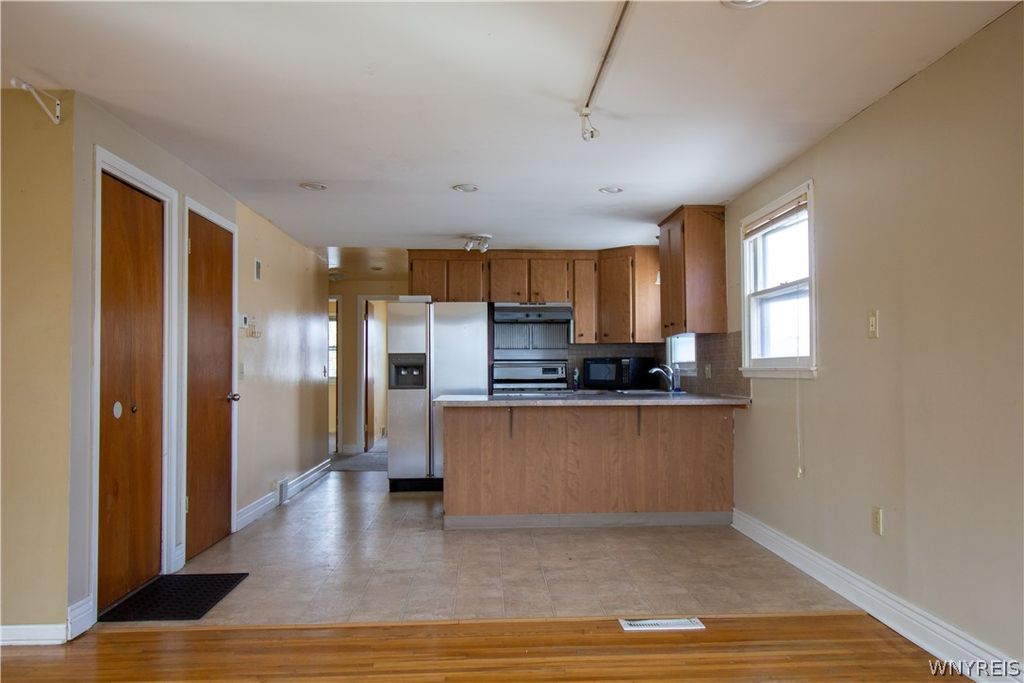 Photo of 126 Grandview Avenue, Tonawanda, NY 14223 (MLS # B1669138)