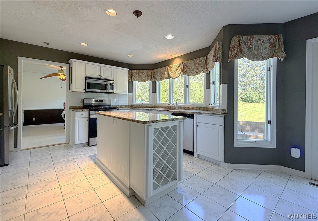 5545 Country Club Lane