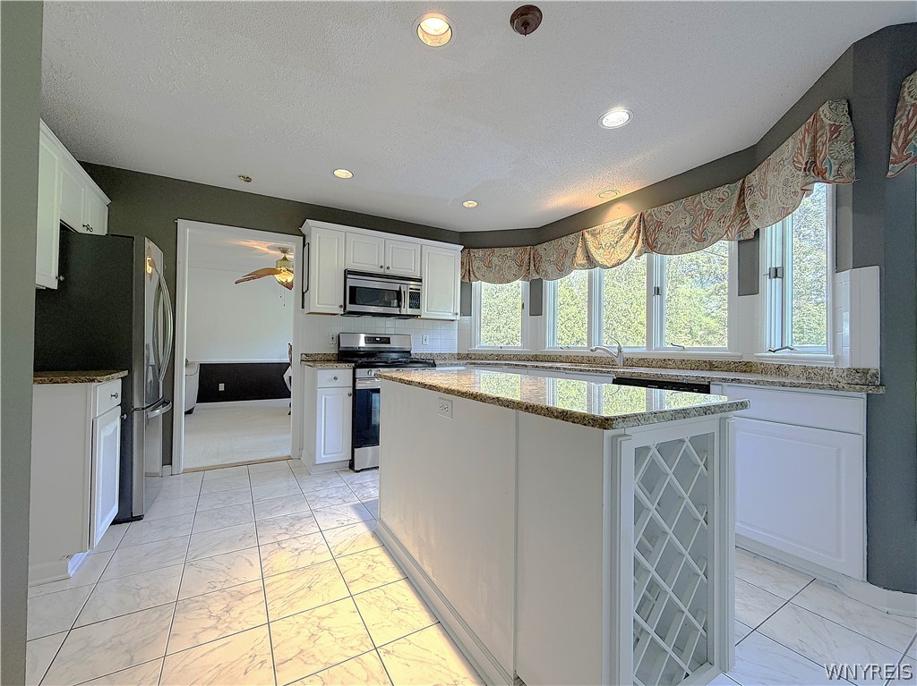 5545 Country Club Lane