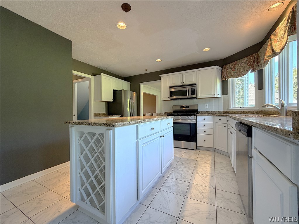 5545 Country Club Lane