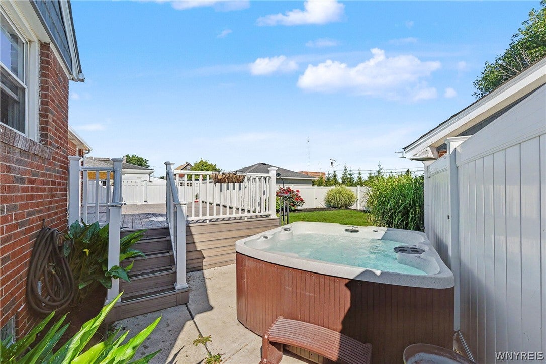 32 Hamilton Avenue