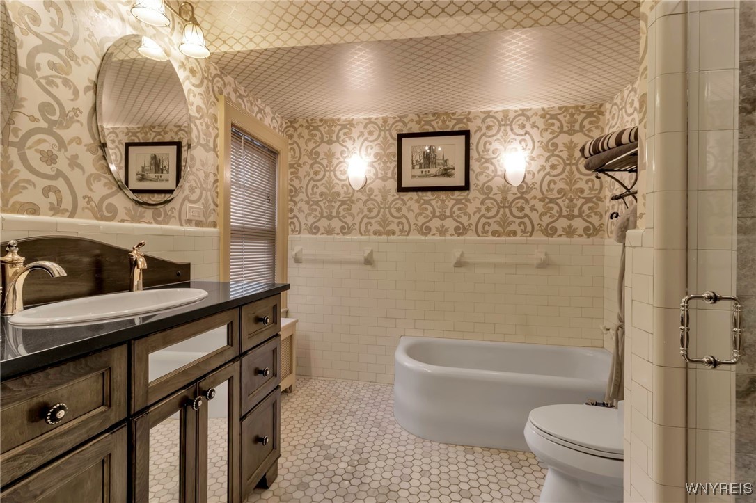 218 Linwood Avenue, Buffalo, New York image 28