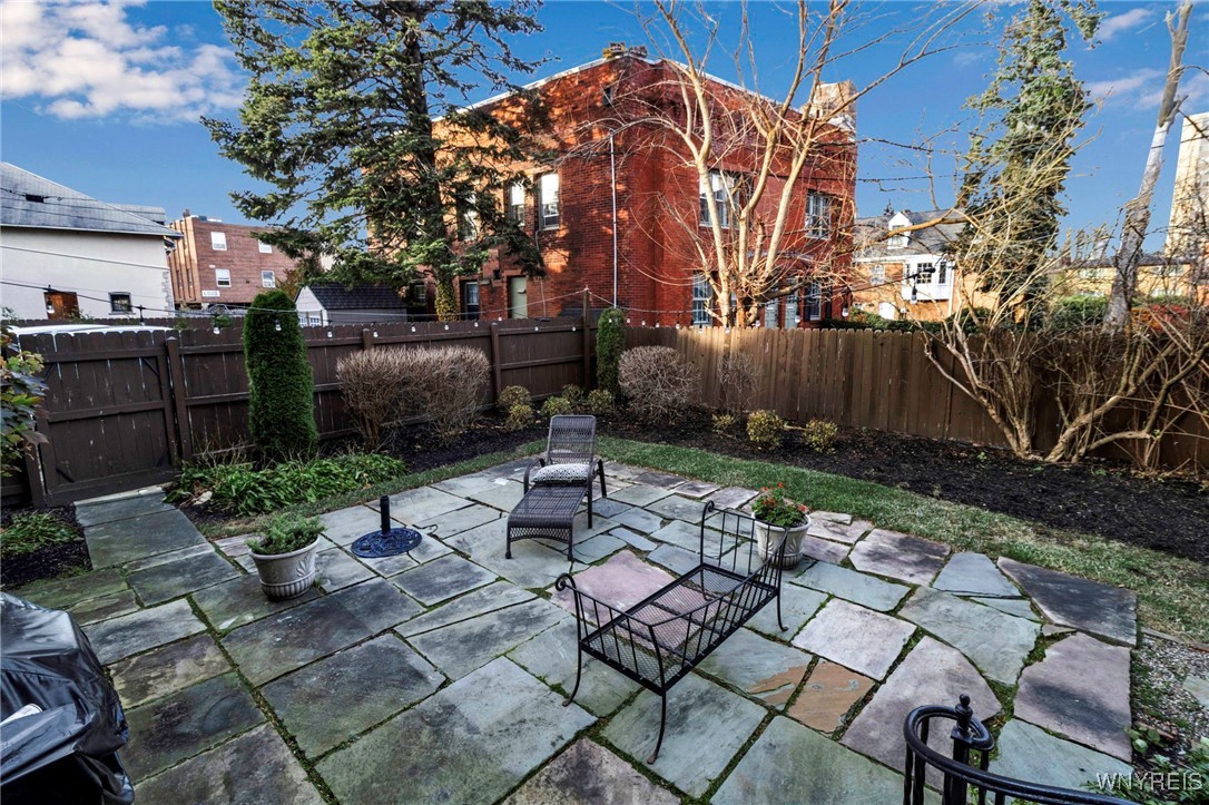 218 Linwood Avenue, Buffalo, New York image 48