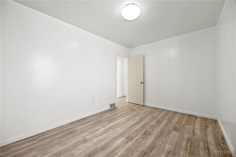 Tiny photo for 31 Chadduck Avenue, Buffalo, NY 14207 (MLS # B1660579)