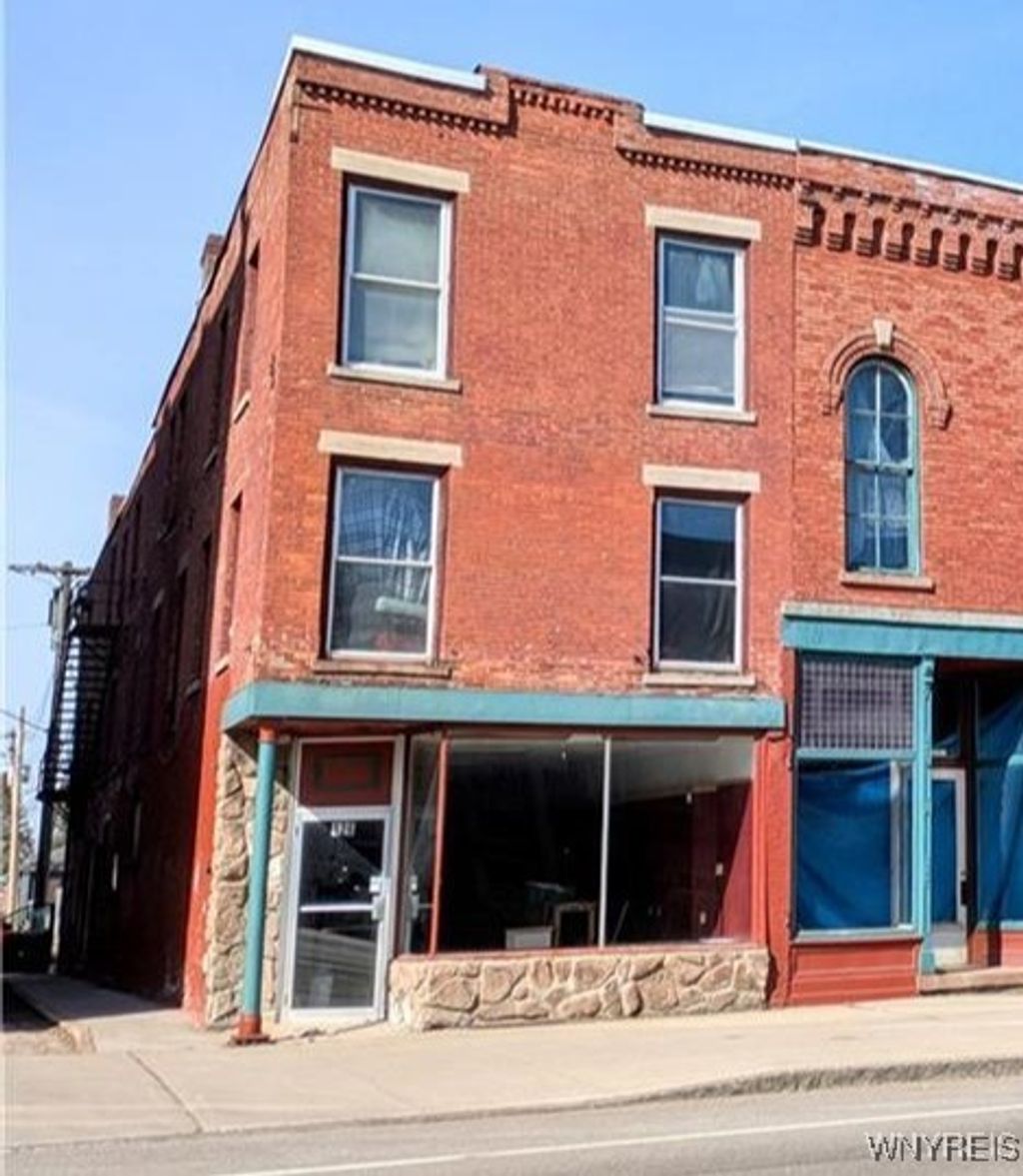 Photo of 126 N Main Street, Albion, NY 14411 (MLS # B1657630)