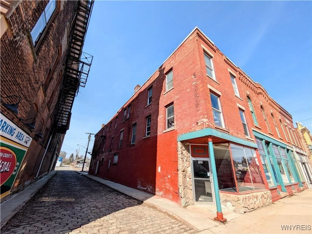 Photo of 126 N Main Street, Albion, NY 14411 (MLS # B1657630)