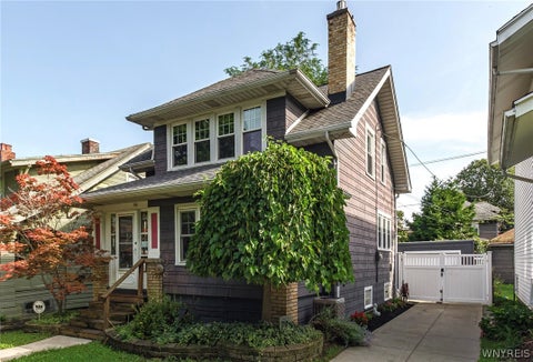Homes For Sale - 35 Montrose Avenue<br/> Buffalo, NY 14214