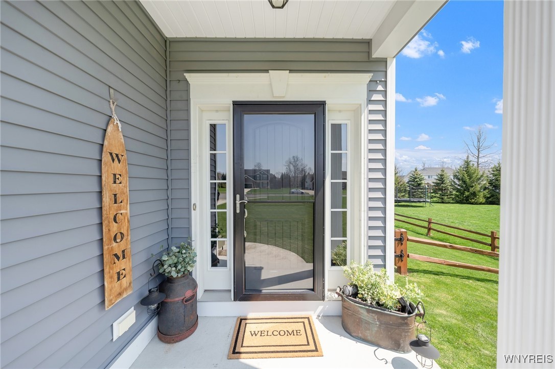 59 Briarwood Lane, Grand Island, New York image 2