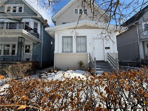 Photo of 293 Ontario Street, Buffalo, NY 14207 (MLS # B1654764)